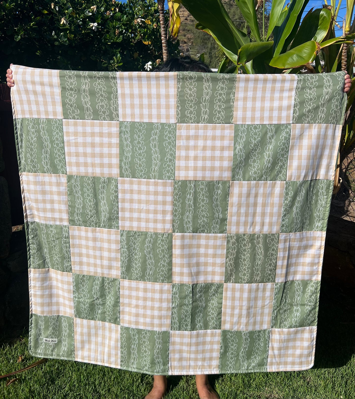 Puakenikeni + Pikake | GREEN Palaka Patchwork Minky Blanket