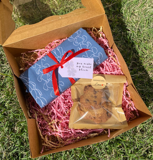You Make My Heart Bloom Cookie Valentine's Gift Box - Blue Keni + Pikake