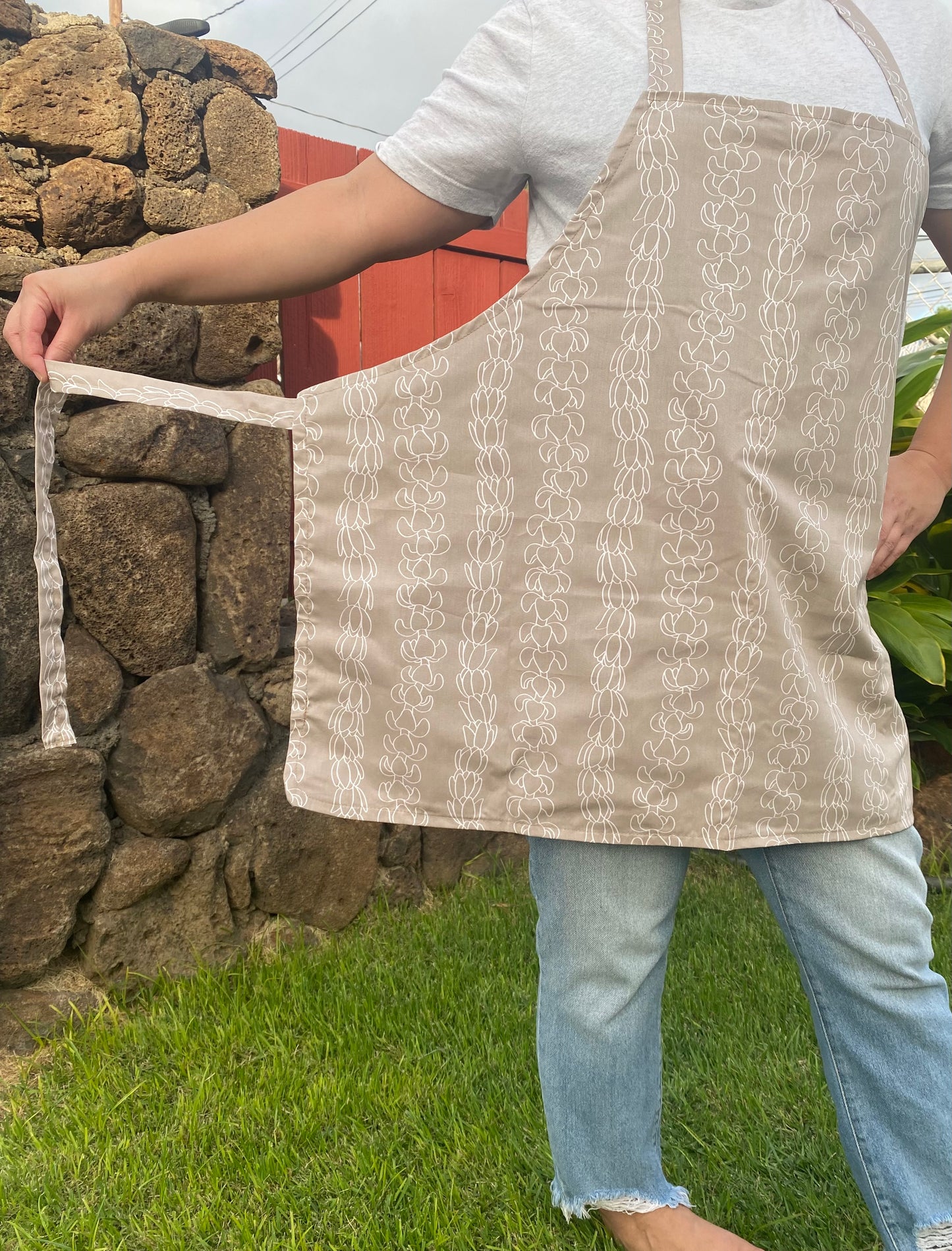 You Make My Heart Bloom Candle Valentine's Gift Box - Tan Keni + Pikake Peppermint